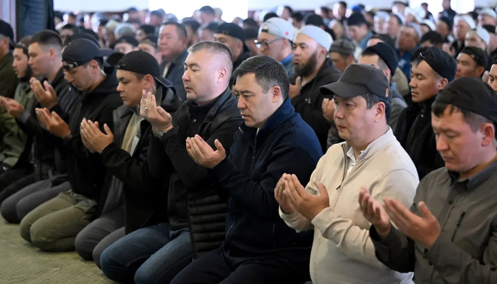 Верю, что мы превратим страну в развитое государство — Жапаров поздравил кыргызстанцев с началом месяца Рамазан изображение публикации