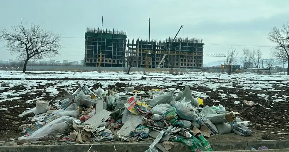 Мэрия Бишкека оштрафовала пять стройкомпаний за мусор и неубранную территорию изображение публикации