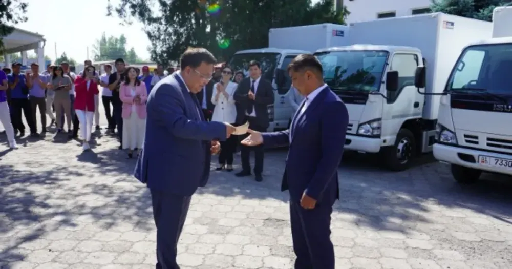 УКФР передал в лизинг компании «Шоро» 20 грузовиков Isuzu изображение публикации