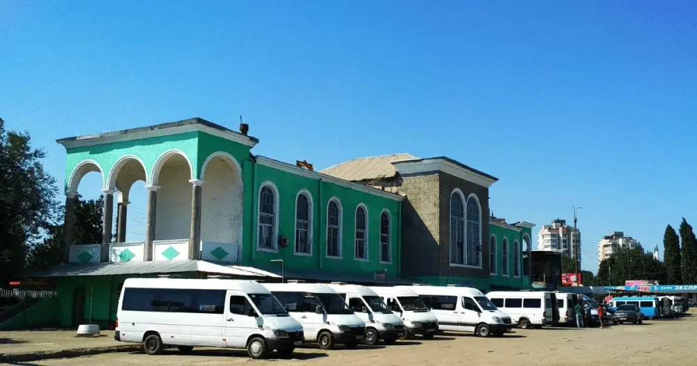 Мэрия Бишкека перенесет все легковые междугородние такси восточного направления с Западного автовокзала на Восточный изображение публикации