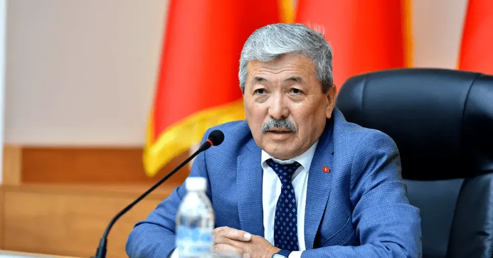 Замглавы кабмина Адылбек Касымалиев поручил внедрить безналичный расчет во всех учреждениях страны изображение публикации