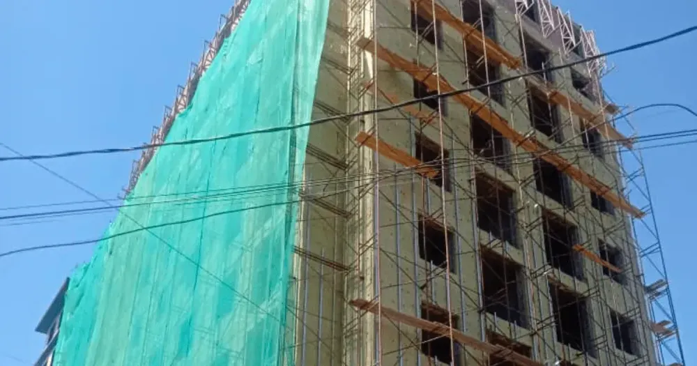 Второй блок жилого дома Nova Grand в Бишкеке строят самовольно — собственник участка экс-мэр Джалал-Абада изображение публикации