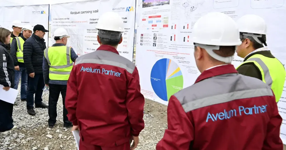 Неизвестной компании Avelum Partner отдали переработку хвостохранилищ «Солтон-Сары» — рудник посетил Садыр Жапаров изображение публикации