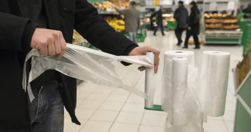 В Кыргызстане хотят запретить ввоз и продажу одноразовых пластиковых пакетов изображение публикации