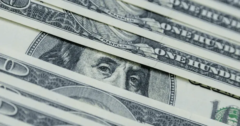 Курс доллара в обменных бюро на утро 25 мая составляет 80.6-81.6 сома изображение публикации