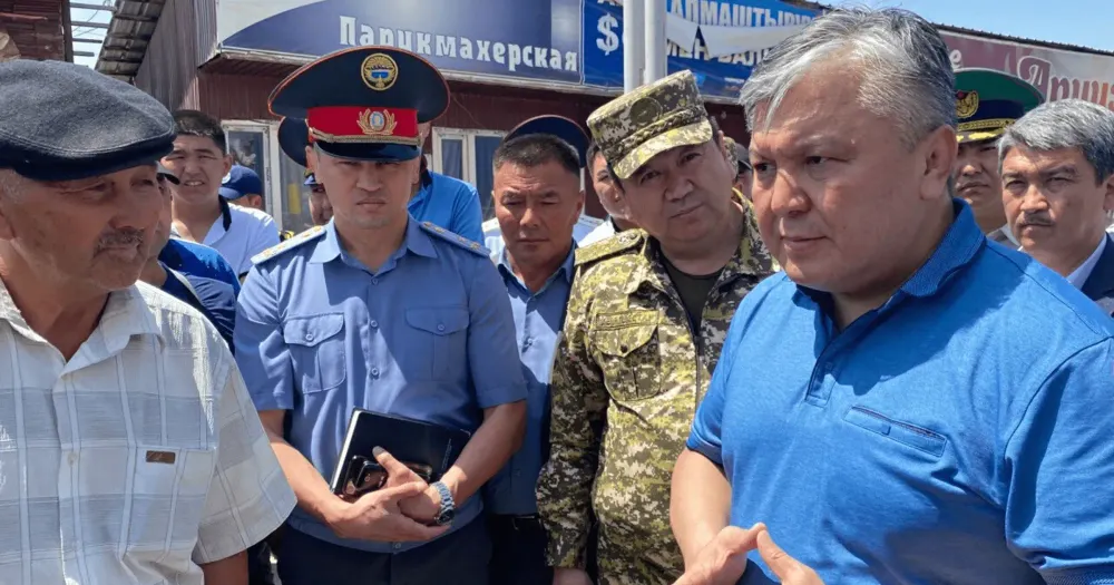 Кожошев проверил КПП на границе с Казахстаном и поручил усилить контроль за наличием электронных счет-фактур изображение публикации