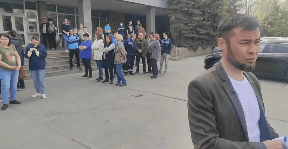 Сотрудники ТЭЦ вышли на митинг против открытия майнинг-фермы на территории теплоцентрали изображение публикации