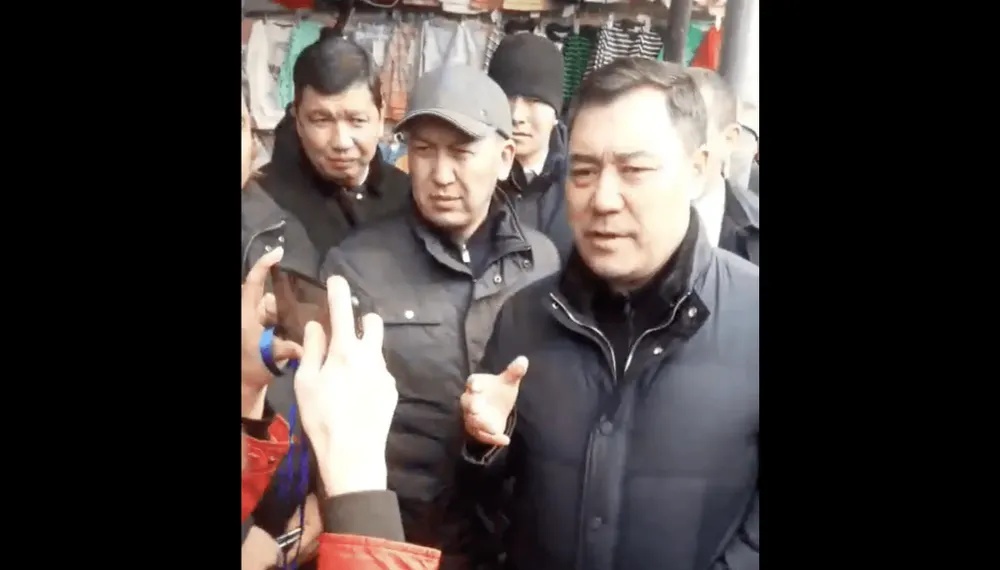 Садыр Жапаров посетил Ошский рынок — поговорить с торговцами об установке ККМ изображение публикации