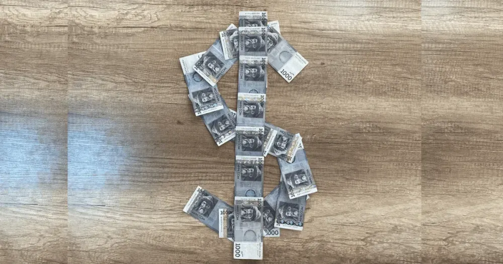 Нестабильный курс — обменные бюро продают доллар по 84.6 сома изображение публикации