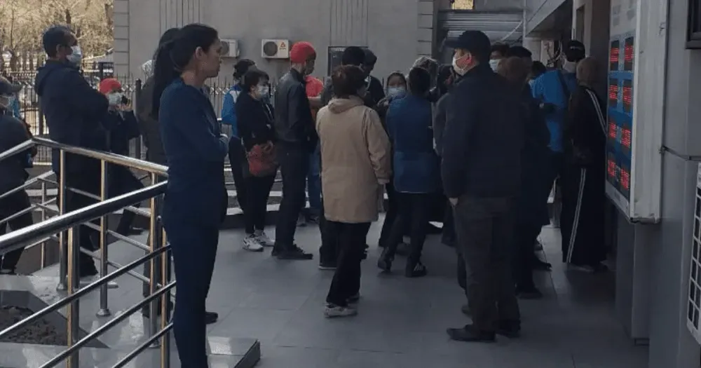 Всего лишь 280 сотрудников банков получили пропуска на передвижение в Бишкеке изображение публикации