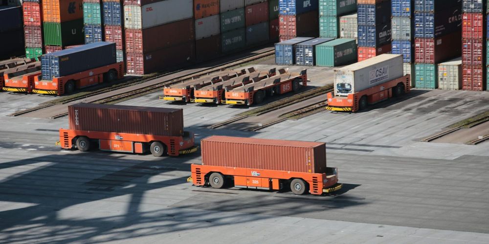 Кыргызстан вывез 55.44 тысячи тонн товаров по топ-10 направлений вне ЕАЭС изображение публикации