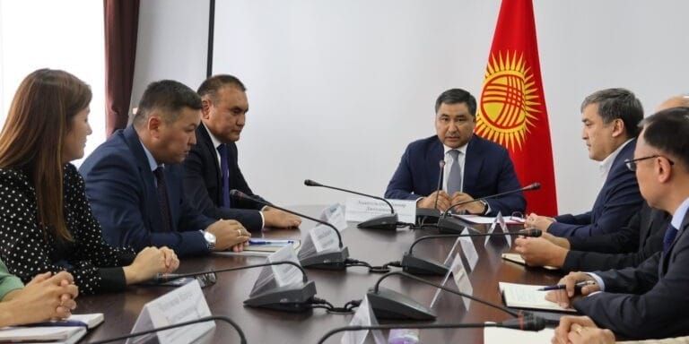 Алмаза Имангазиева представили коллективу Минсоцтруда изображение публикации