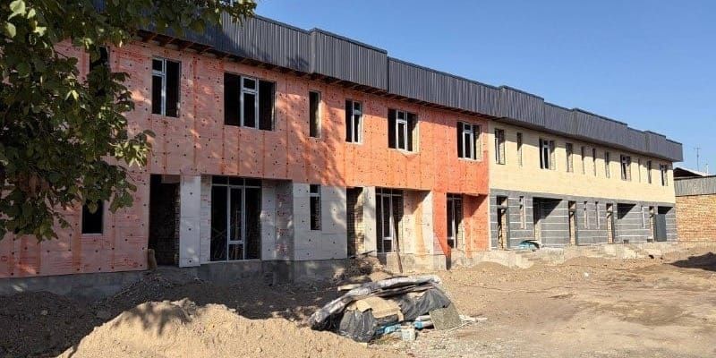 В Манасе остановили строительство таунхауса без разрешительных документов изображение публикации