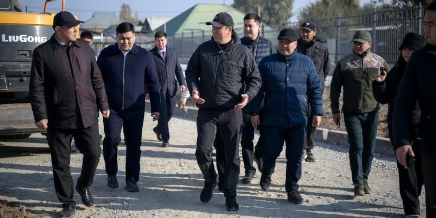 Школа, спорткомплекс и детсад: Джунушалиев проверил три объекта Бишкека изображение публикации