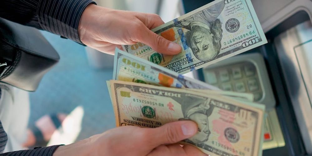 В Бишкеке обменное бюро «Гимэкс» временно лишили лицензии изображение публикации