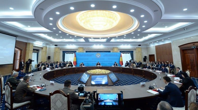Жээнбеков недоволен борьбой с коррупцией: СМИ публикуют множество материалов о коррупционных делах, прямо указывают на них изображение публикации