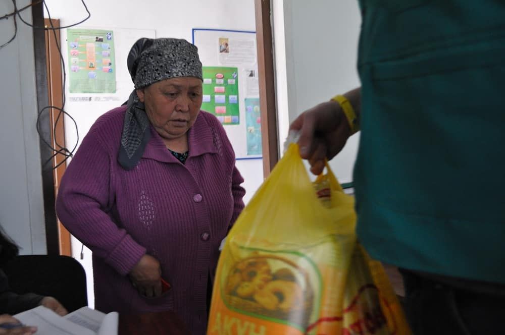 Малоимущим и многодетным выдадут продуктовые наборы. Кому просто нечего кушать – муки изображение публикации