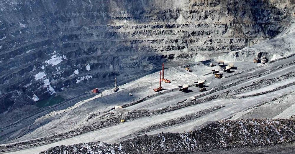 С центрального карьера «Кумтора» из-за движения бортов вывезли сотрудников и технику изображение публикации