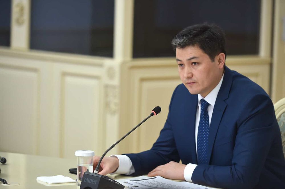 Марипов поручил чиновникам придумать механизм контроля цен на лекарства изображение публикации