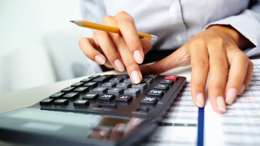 Общая задолженность налогоплательщиков составляет более 7 млрд сомов изображение публикации