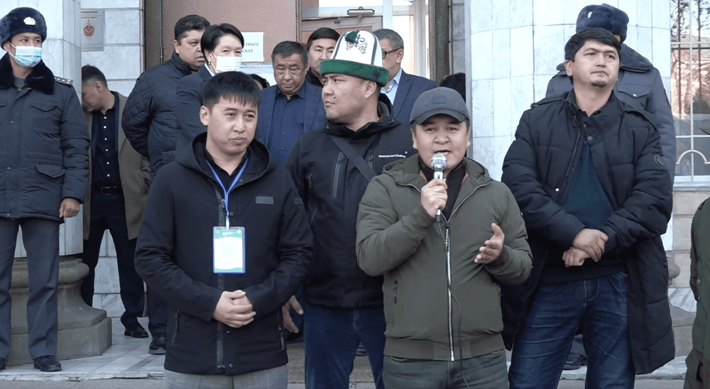 Митингующие дали два дня властям, чтобы объявить перевыборы. Акция протеста окончена изображение публикации