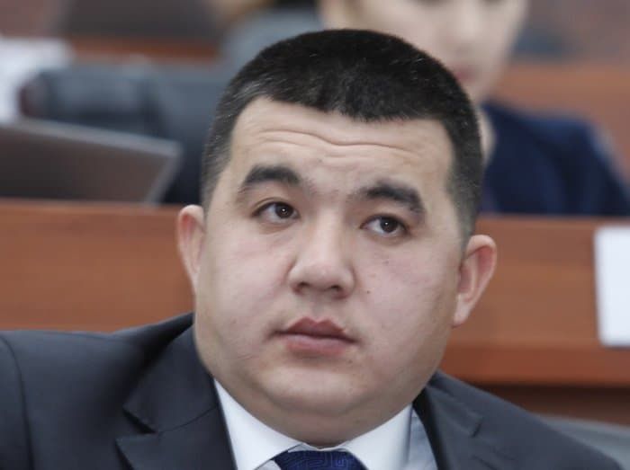 Мэр Токмака Урмат Самаев заявил, что не имеет отношения к нападению на Омурбека Текебаева изображение публикации