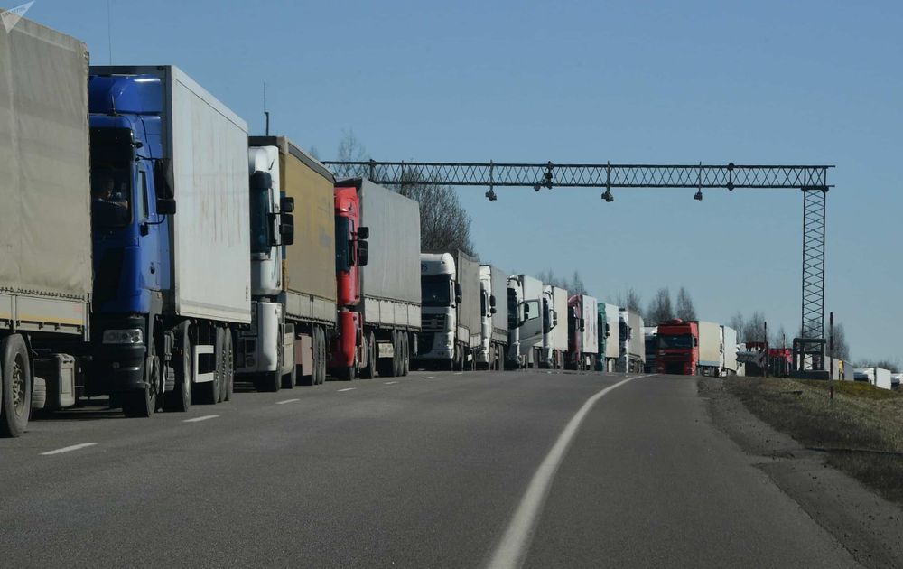 Границу с Казахстаном за последние сутки пересекли больше 700 грузовиков изображение публикации