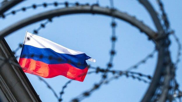 У бизнеса КР из-за санкций против российских банков появились трудности при переводе денег изображение публикации