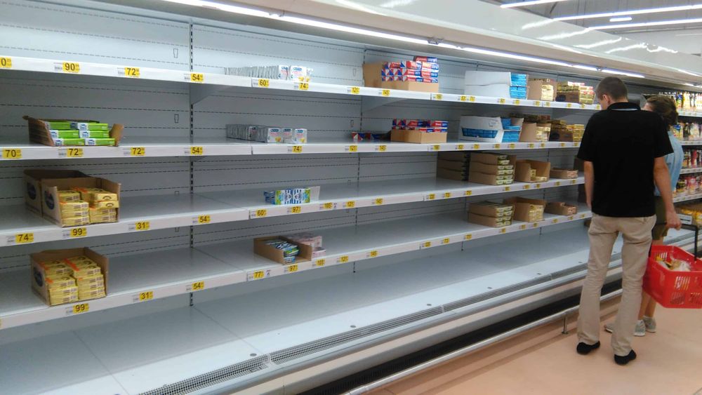 «10 кг муки и 3 пачки соли» – в России начали ограничивать продажу продуктов изображение публикации