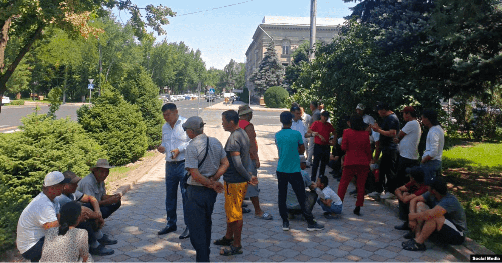 Фермеры вышли на митинг к Дому правительства из-за нехватки поливной воды изображение публикации