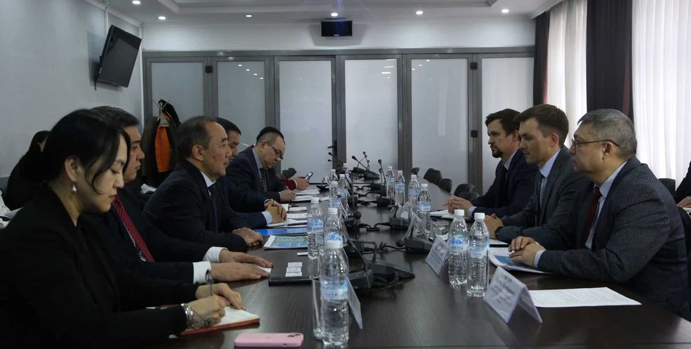 Минтруда обсуждает с татарской «Алабугой» официальное трудоустройство кыргызстанцев изображение публикации