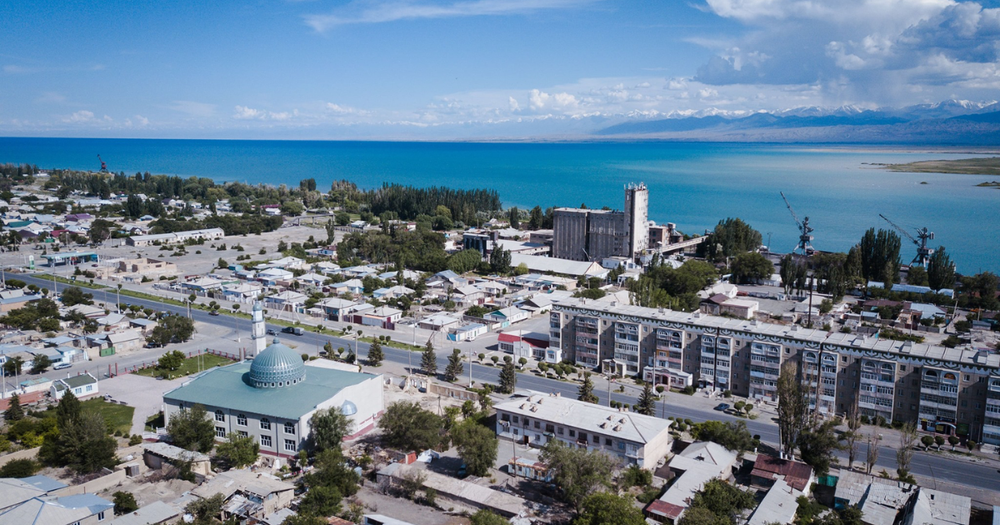 Жители Балыкчы пожаловались депутатам ЖК на дороги, общественный транспорт и экологию изображение публикации