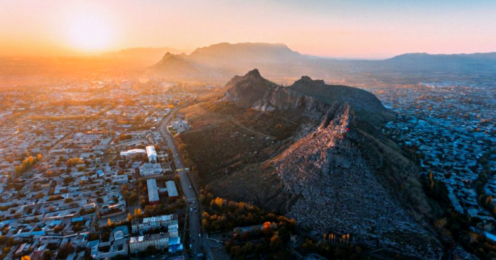 Мэрия Оша опровергла информацию о строительстве канатной дороги на горе Сулайман-Тоо изображение публикации