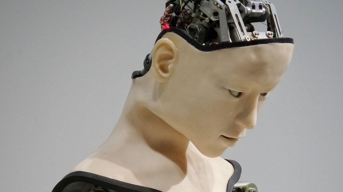 Искусственный интеллект давно таит угрозу - можно ли защититься от рисков его агрессивного развития?