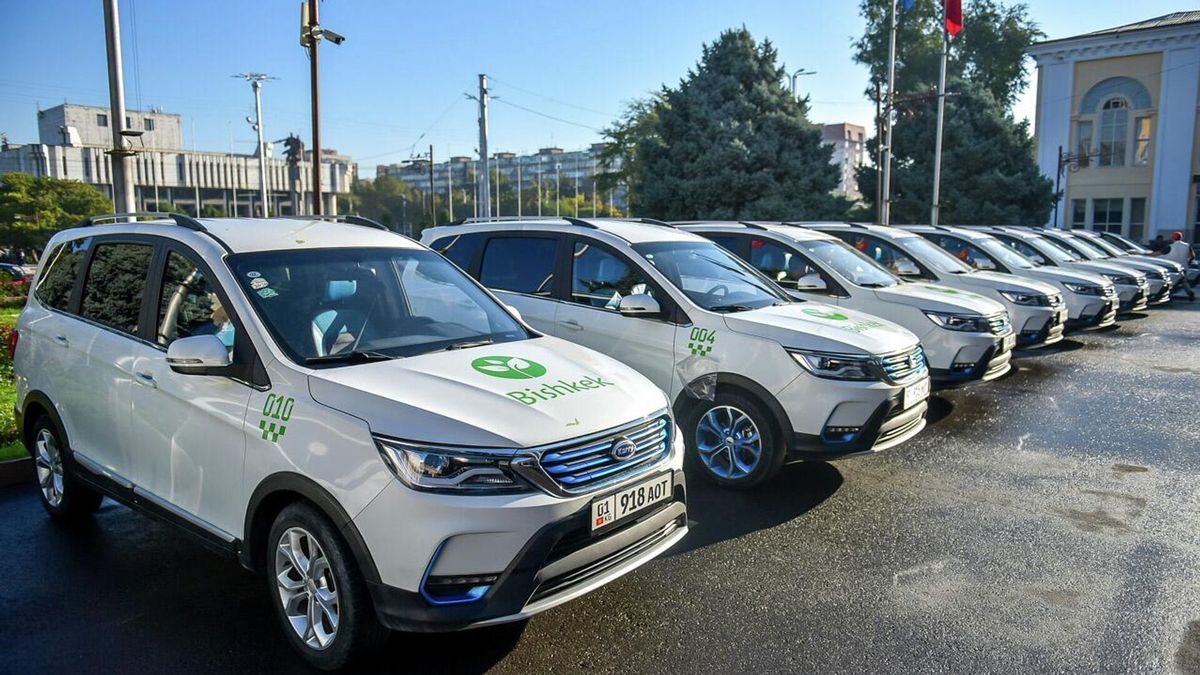 В Бишкеке запустили экотакси - оно будет работать в часы-пик и только на одном маршруте