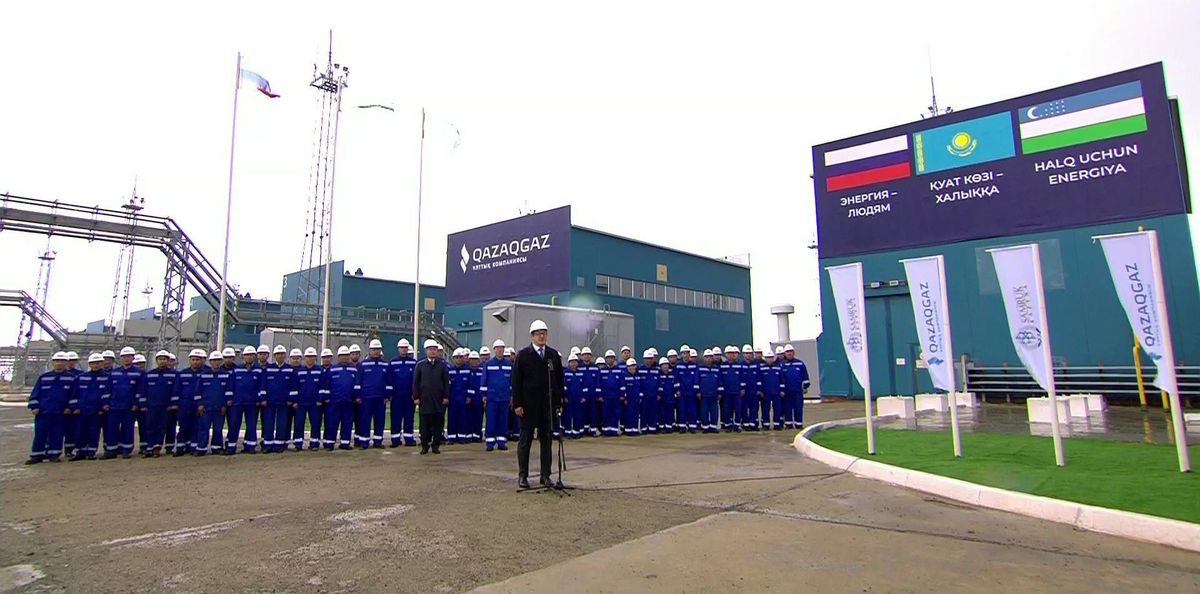Казахстан начал транзит российского газа в Узбекистан