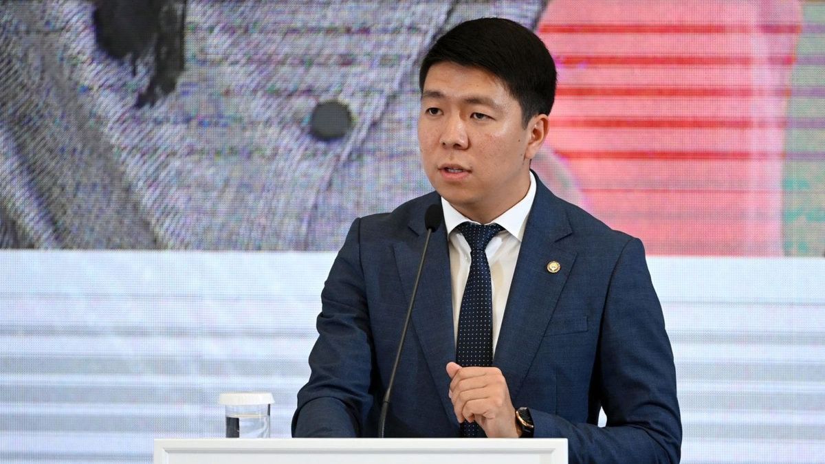 Эрбол Султанбаев назначен послом КР в Беларуси