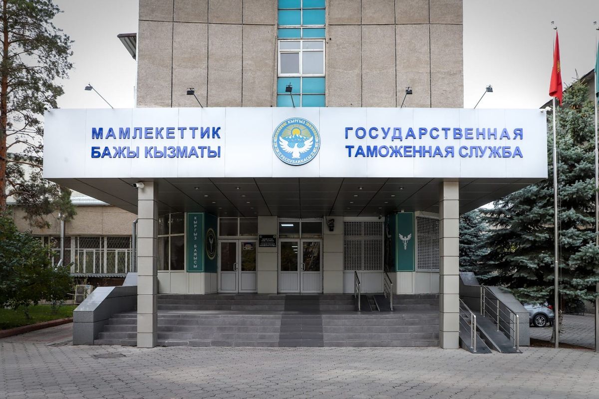 Таможенные платежи впервые превысили отметку в 100 млрд сомов – Акылбек Жапаров