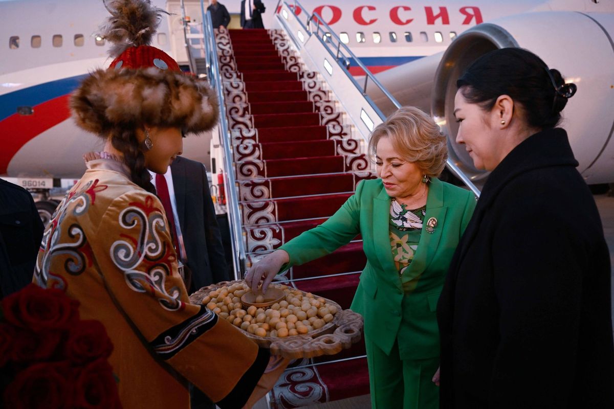 В Кыргызстан прибыла  парламентская делегация России во главе с Валентиной Матвиенко
