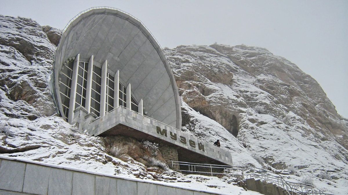 Менее 100 тысяч рублей за неделю на двоих - Ош вошел в пятерку дешевых новогодних направлений для москвичей