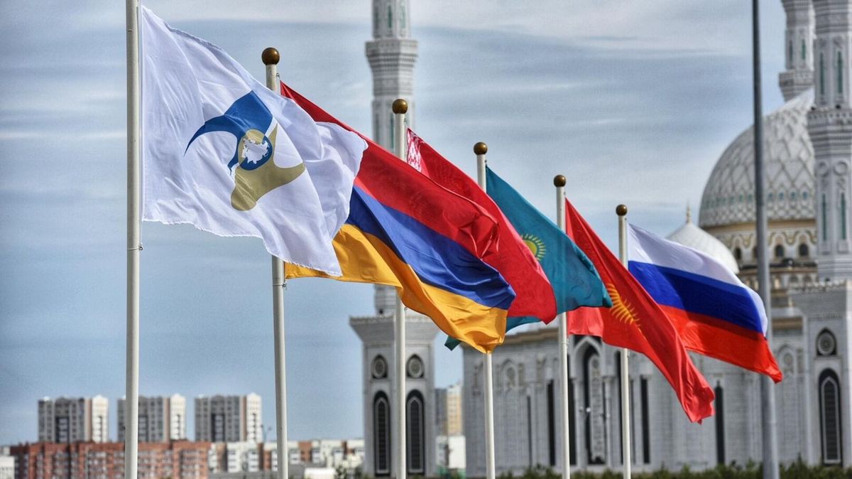 13 комбанков Кыргызстана получили возможность участвовать в кооперационных проектах ЕАЭС
