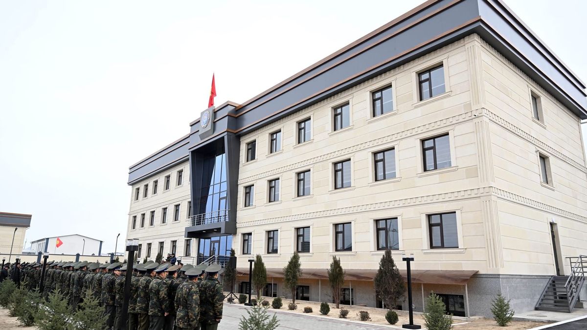 Садыр Жапаров открыл новое здание ГКНБ в Баткенской области