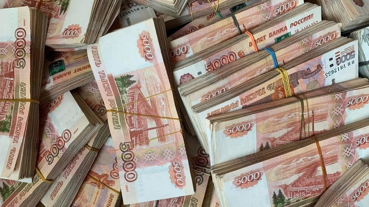 Узбекистанец намеревался вывезти в КР 80 млн рублей — он задержан