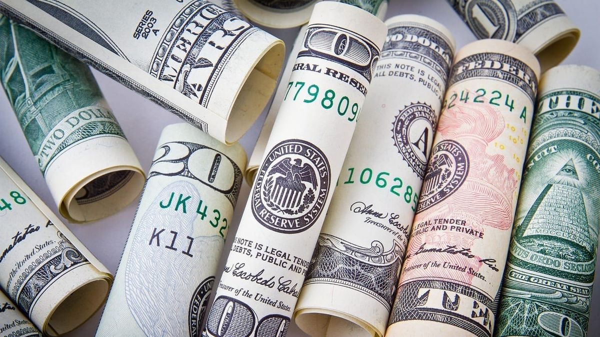 Курс валют в комбанках КР: основные валюты демонстрируют стабильность