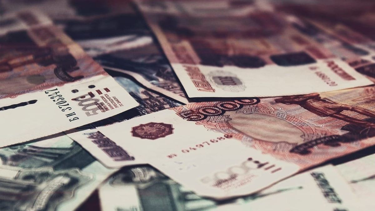 Рубль продолжает расти – официальный курс НБКР