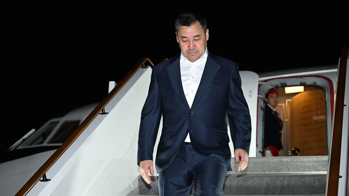 Садыр Жапаров с визитом вылетел в ОАЭ – кто вошел в состав делегации