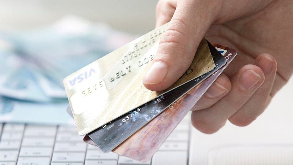 Отток денежных переводов из КР сократился в два раза – данные за 2023 год