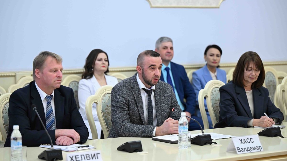 Глава кабмина КР и немецкие бизнесмены обсудили перспективы инвестиций в проекты ВИЭ