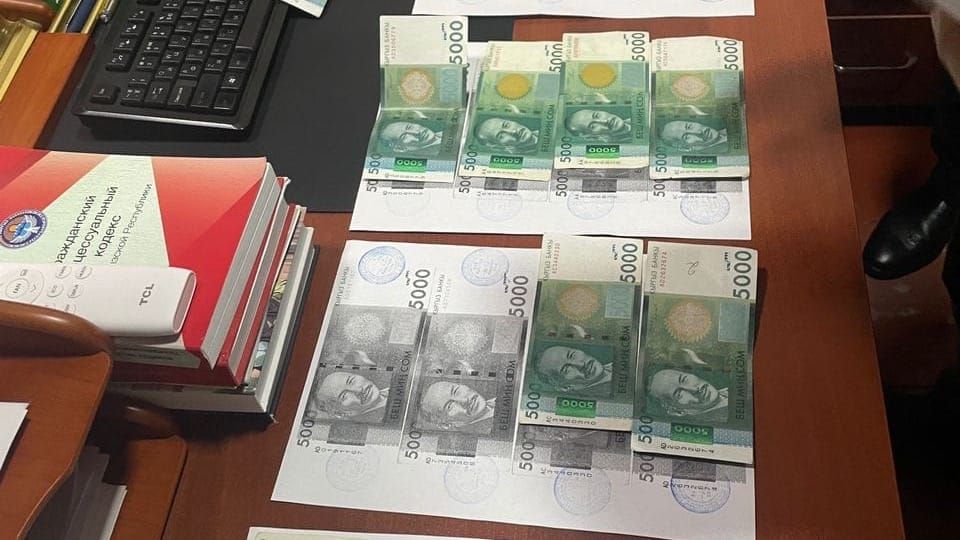 Взятка за УДО: ГКНБ задержал с поличным судью Московского райсуда