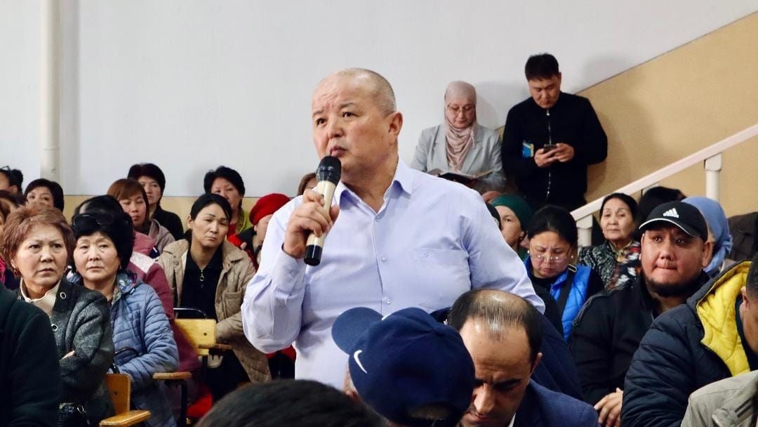 Ирригация, транспорт, детсады, скот — на что еще пожаловались депутату Сурабалдиевой бишкекчане